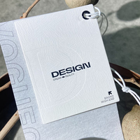 Étiquettes suspendues personnalisées avec logo pour vêtements - Étiquettes volantes en papier d'art doré imperméable avec cordon et œillet pour le branding de détail