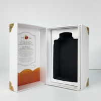 Boîte cadeau magnétique rigide de luxe réutilisable pour bouteilles en verre, emballage artistique personnalisé écologique, dorure à chaud, revêtement UV, livre haut de gamme