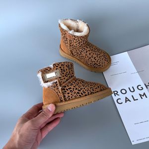 ¡Novedad de 2023! <span class=keywords><strong>Botas</strong></span> de nieve cálidas diarias informales elegantes para mamá y yo, botines cortos de piel de Cachemira de cuero de vaca GENUINO en el interior - Product Image 3