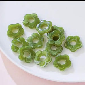 Акриловые бусины в виде цветка - Product Image 6