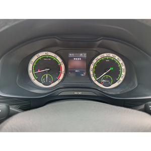 Skoda <span class=keywords><strong>Kodiaq</strong></span> 2018 d'occasion, SUV essence automatique, SUV urbain, traction avant, blanc, conduite à gauche, en stock chez le concessionnaire - Product Image 4