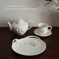 Ensemble tasse et soucoupe à café en céramique, motif floral en relief, fait main en France, luxe léger, rétro vintage, pour le thé de l'après-midi, compatible lave-vaisselle et micro-ondes