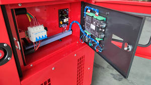 Портативный дизельный генератор 12.8 кВт 16 кВА, бесшумный, с водяным охлаждением - Product Image 6