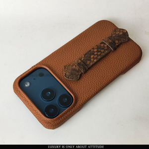 Luxuriöse Echte Togo-Leder Handyhülle Mit <span class=keywords><strong>Python</strong></span>-Leder Fingerriemen für iPhone 17 Pro - Product Image 4