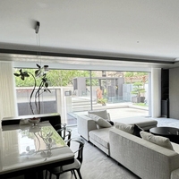 Porte coulissante en aluminium à rupture de pont thermique avec double vitrage insonorisé et ignifuge pour entrée de villa