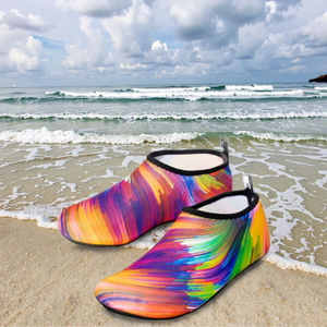 รองเท้าลุยน้ำสำหรับผู้ชายและผู้หญิงใหม่สำหรับกีฬาชายหาดดำน้ำดูปะการังว่ายน้ำโยคะและลู่วิ่งการออกแบบเท้าเปล่านุ่มลุยน้ำ - Product Image 1