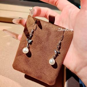 Aros de Plata Ley 925 con Piedra Lunar Natural Arcoíris, Diseño Bohemio, Colgante Hipoalergénico, Venta al por Mayor - Product Image 1