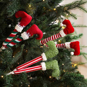 Adornos de LingKai para Eventos Temáticos de Santa Claus: Pierna de Elfo DIY, Gorro Tejido y Bastones de Caramelo - Product Image 1