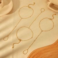 Bracelet de cheville en argent de qualité supérieure orné d'un motif ethnique traditionnel, bijou idéal pour les fêtes et les occasions.