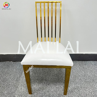 Chaise de mariage à dossier haut en or avec assise rembourrée blanche, chaise de banquet en acier inoxydable pour hôtel, fête, cérémonie