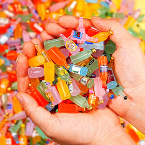 Botellas de resina en miniatura que brillan en la oscuridad, estilos variados para adornos de bricolaje, decoración del hogar, suministros de manualidades de resina plástica - Product Image 2