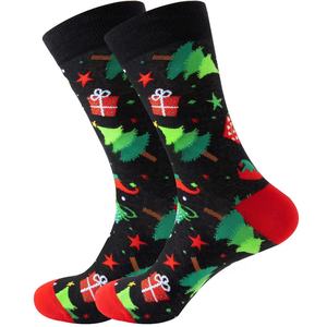 Calcetines de equipo con patrón de árbol de Navidad para hombre, calcetines informales transpirables con logotipo en la parte inferior y el puño, regalo de otoño para él - Product Image 1