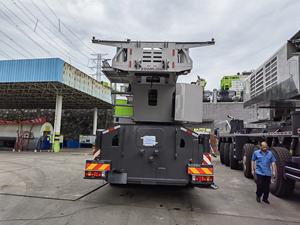 ZTC1300H853 130 Tonnen hydraulischer Mobil kran 5-teilige Ausleger Luxus kabine Hohe Tragfähigkeit - Product Image 3