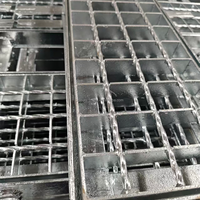 Plaque de marche d'escalier en acier galvanisé, à surface dentelée antidérapante et résistante au feu, pour centre logistique de conception industrielle