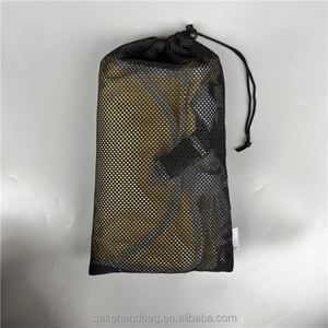 Sac de rangement extérieur personnalisé en polyester noir avec cordon de serrage pour tapis de plage - Product Image 1