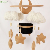 Nouveautés : Décoration de lit islamique personnalisée, articles de puériculture, mobile bébé en feutre avec cube Coran et haut-parleur Kaaba