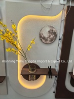 Seni Dinding Batu Pasir LED Setengah Bulan Nordik |   Warna Beige Matte, Lampu Kontur dengan Tanaman & Vas Imitasi untuk Hotel & Vila