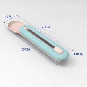 Portable Pet Chaton <span class=keywords><strong>Chats</strong></span> Bande Squeezer Scoops Logo personnalisé <span class=keywords><strong>Alimentation</strong></span> Chat Traiter Bâton Squeeze Feeder Cuillères - Product Image 6
