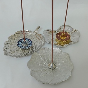 Porte-encens et brûleur en métal aromatique luxueux, utilisable toute l'année - Product Image 6