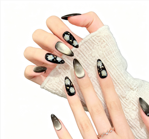 Uñas Postizas Largas Almendradas Hechas a Mano al por Mayor, Diseño Ojo de Gato Negro y Gris con Flor Blanca 3D y Lámina Dorada, Uñas Artificiales de Salón Personalizadas - Product Image 4