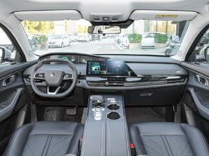 Nouveau Changan Unik SUV essence 4x4 2.0t 8at 2025 Export - Product Image 4