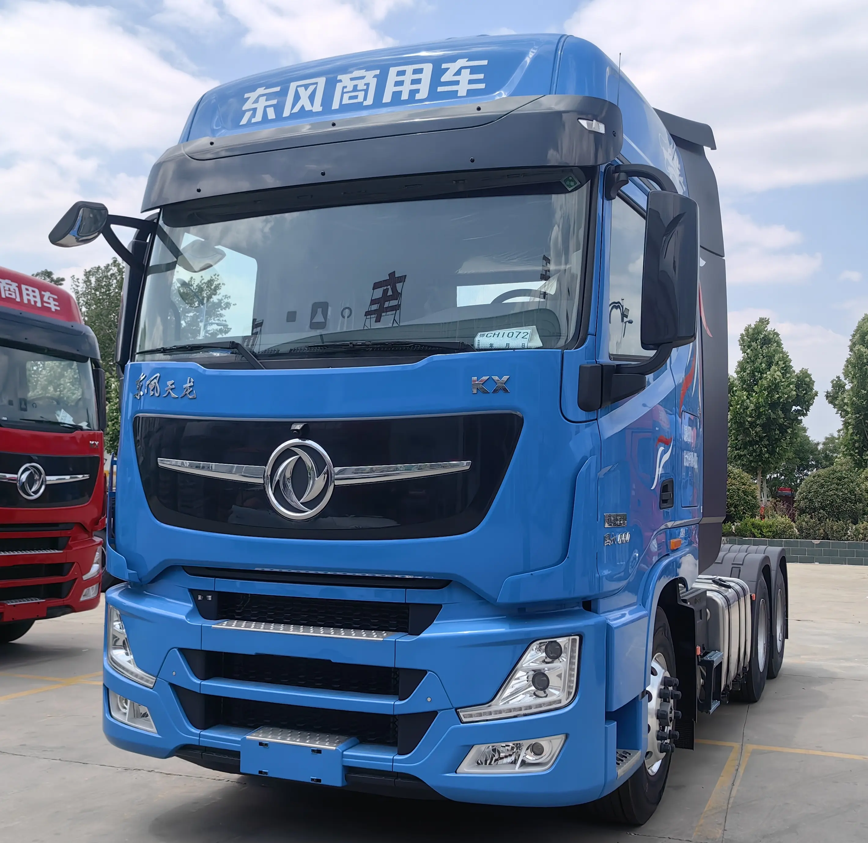 Sử dụng xe tải dongfeng 4x2 Xe Tải đầu với AMT hộp số 45 tấn thiết kế máy kéo xe tải máy kéo đầu máy