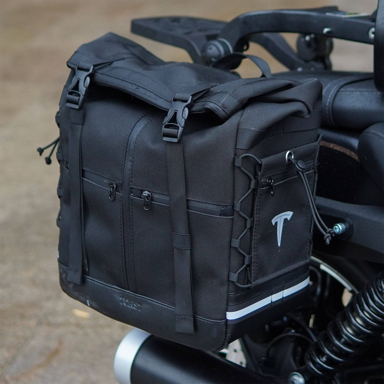 Sacoche en toile noire tst2002 + support de montage moto