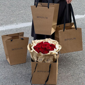 Sacs en papier kraft brun personnalisés en gros avec logo, sacs cadeaux carrés pour fleurs, sacs d'emballage vintage pour fleurs - Product Image 4