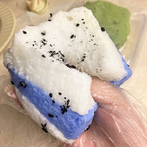 Jouet à presser en silicone de qualité supérieure, en forme de pain grillé, qualité alimentaire, nouveauté et article farfelu, matériau de qualité alimentaire - Product Image 1