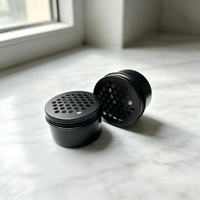 Pot en aluminium noir mat OEM 100 ml avec couvercle ventilé, conteneur métallique vide pour l'emballage de produits d'aromathérapie, de parfums solides et de soins de la peau