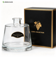 Bouteille de liqueur en verre transparent conique personnalisée, bouteille vide pour whisky et brandy avec emballage personnalisé