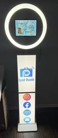 Borne photo verticale iPad à louer, borne selfie pour mariages et événements, écran LCD partagé avec logo PVC gratuit