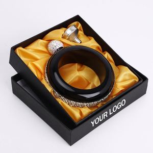 Botella de Licor Oculta en Forma de Brazalete de Acero Inoxidable de 3.5oz con Tapa de Diamantes de Imitación, Personalizable con Logotipo, Regalo de Lujo para Mujeres - Product Image 1