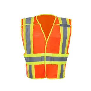 建設業界の蛍光安全ジャケットポケットで反射する視認性の高い安全ベスト