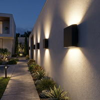 Applique murale extérieure moderne IP65 18W, 5 températures de couleur sélectionnables, éclairage LED orientable haut/bas, en aluminium moulé sous pression, fabrication OEM