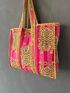 Bolso de Mano Acolchado de Algodón con Estampado Artesanal, Diseño Tradicional Indio, para Viajes y Compras - Product Image 5