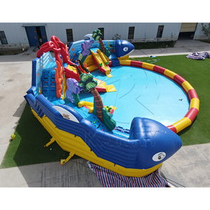 Parc aquatique gonflable durable en PVC avec piscine surdimensionnée pour les centres de villégiature, avec toboggans et parcours d'obstacles - Product Image 4