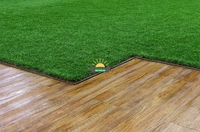 Gazon artificiel résistant aux UV avec trous de drainage, pile de 30mm pour la course de chien/aire de jeu pour animaux de compagnie Tapis d'herbe à texture douce