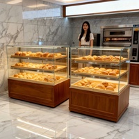 Kommerzielle Gebäckvitrine mit LED-Beleuchtung Umweltfreundliche & Langlebige Glaskonstruktion für Bäckerei- und Café-Theken
