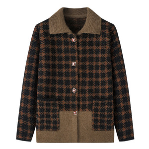 Offres Spéciales femmes plaid Jacquard chaud vêtements quotidiens manteau à manches longues vieille dame Cardigan <span class=keywords><strong>pull</strong></span> pour femmes <span class=keywords><strong>pull</strong></span> avec revers - Product Image 4