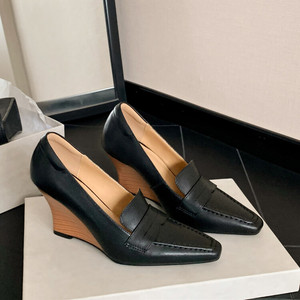 Wetkiss รองเท้าส้นสูงหัวแหลมสีขาวสีดำสีเงินสำหรับ2023ผู้หญิงและเด็กผู้หญิง - Product Image 4