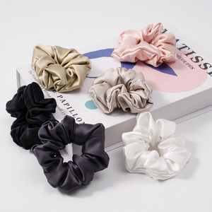 Vente en gros de chouchous en satin de 4 cm, logo personnalisé, polyester, couleur unie, pour l'industrie de la beauté, soins capillaires éprouvés, Aisiyu, style européen et américain - Product Image 2