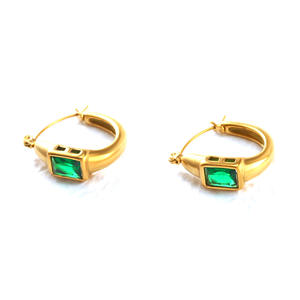 <span class=keywords><strong>2023</strong></span> bijoux pour femmes en acier inoxydable plaqué or 18 carats français Simple or boucles d'oreilles en forme de C carré Zircon boucle d'oreille étanche - Product Image 4