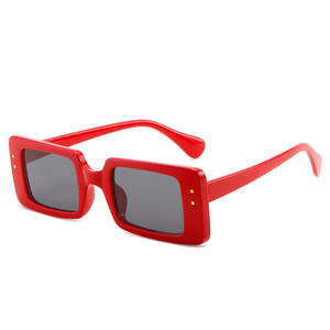 Gafas de Sol Unisex con Marco Cuadrado Personalizado, Lentes de PC con Protección UV400, Estilo Instagram, Tendencia Y2K, Origen Taizhou - Product Image 1