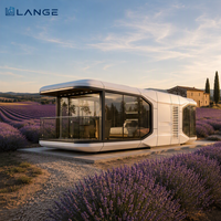 Maison capsule spatiale moderne LANGE, 1 chambre, 1 salle de bain avec cuisine, pod modulaire préfabriqué pour glamping, location pour couples
