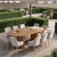 Grande table à manger ovale moderne en bois massif extensible pour famille nombreuse, pouvant accueillir 8 à 10 personnes confortablement, idéale pour une utilisation hôtelière