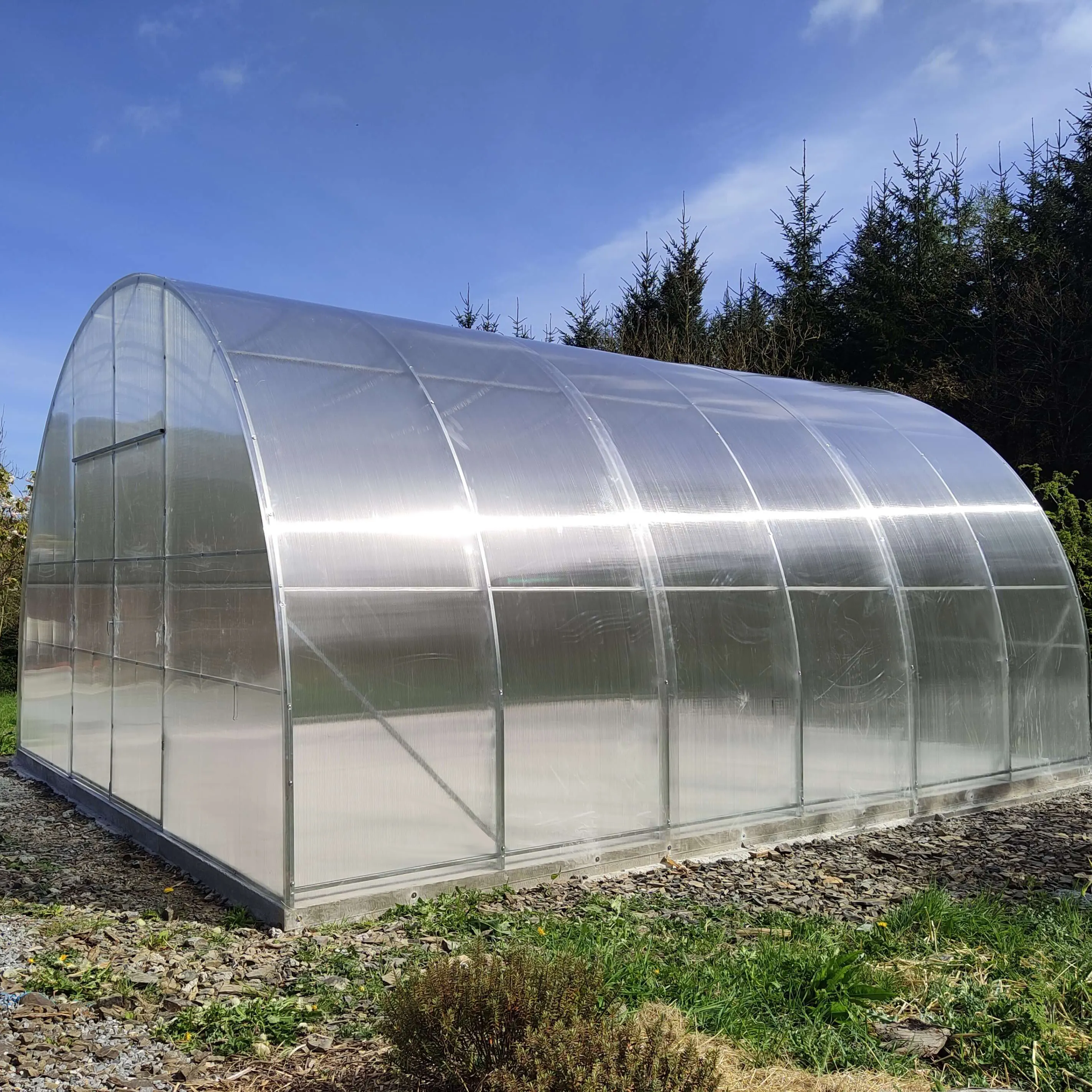 Dôme en polycarbonate solaire passif en plastique renforcé tunnel de jardin serre