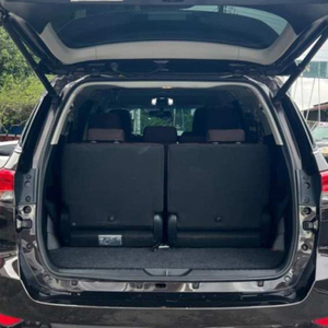Protection de seuil de hayon arrière anti-rayures disponible <span class=keywords><strong>en</strong></span> OEM pour <span class=keywords><strong>Toyota</strong></span> Fortuner 2020-2022 - Product Image 5