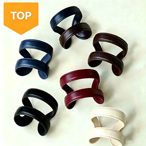 Nouveau bracelet vintage en cuir véritable, un élément stylé, minimaliste et audacieux, un accessoire de niche unique. - Product Image 1
