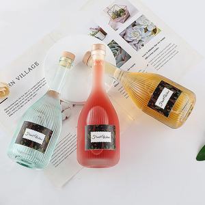 Étiquettes personnalisées 100ml 250ml 350ml 500ml Bouteille <span class=keywords><strong>de</strong></span> vin en verre givré transparent à rayures verticales avec <span class=keywords><strong>bouchon</strong></span> en liège - Product Image 3